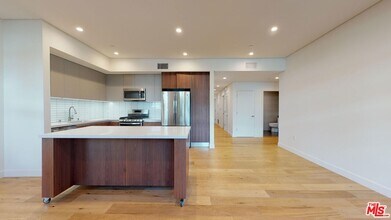 938 Orange Grove Ave in Los Angeles, CA - Foto de edificio - Building Photo