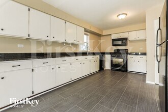 87 S 2nd Ave in Lombard, IL - Foto de edificio - Building Photo