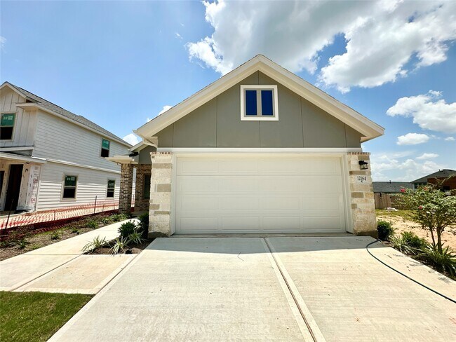 12164 Ridge Top Dr in Panorama Village, TX - Building Photo - Building Photo