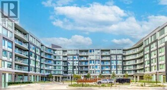 2501 Saw Whet Blvd. in Oakville, ON - Building Photo