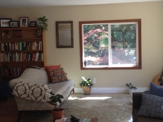 1002 Jessup Road, Unit Upstairs in Bingen, WA - Building Photo - Building Photo