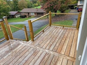 107 Pebblebrook St in Clyde, NC - Foto de edificio - Building Photo