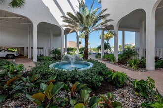 12945 Vanderbilt Dr in Naples, FL - Building Photo - Building Photo