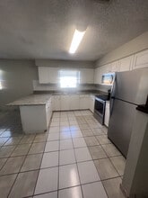 7506 N Thatcher Ave in Tampa, FL - Building Photo - Building Photo