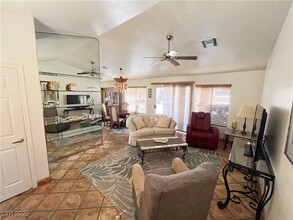 9624 Blue Bell Dr in Las Vegas, NV - Building Photo - Building Photo