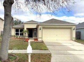 4616 Ramshead Dr in Valrico, FL - Building Photo