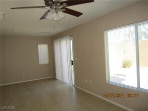 6504 Blessed Thistle Ave in Las Vegas, NV - Foto de edificio - Building Photo