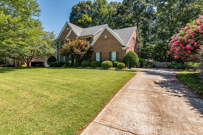 property at 7111 Weddington Brook Dr