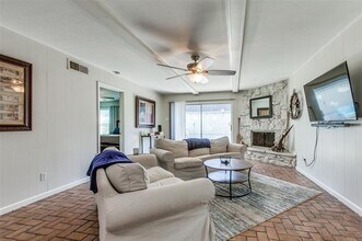 7760 Dentcrest Dr in Dallas, TX - Building Photo - Building Photo