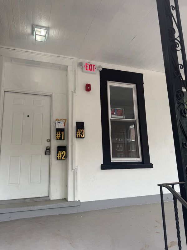 307 Spring St in Trenton, NJ - Foto de edificio - Building Photo