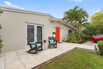 1736 NE 18th St in Fort Lauderdale, FL - Building Photo - Building Photo