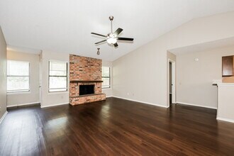 1812 Hunting Green Dr in Fort Worth, TX - Building Photo - Building Photo