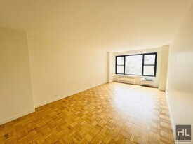 Fourth Avenue in New York, NY - Building Photo