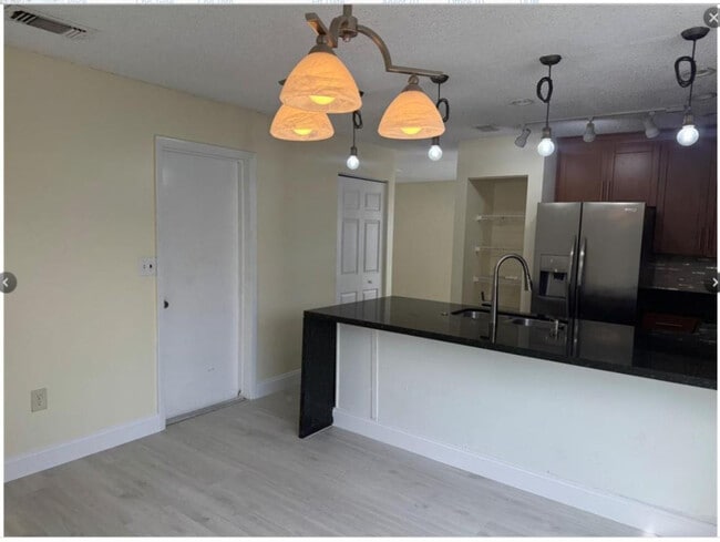 4241 SW 72nd Terrace in Davie, FL - Building Photo - Building Photo