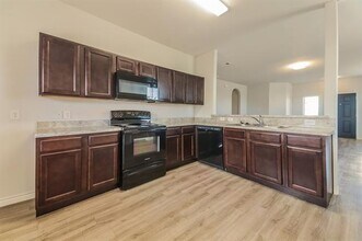 1311 Mallard Cv in Ennis, TX - Building Photo - Building Photo