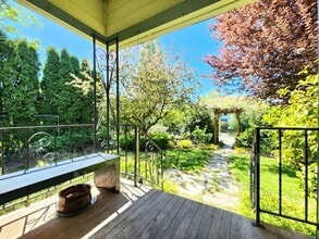 2115 Oakes Ave in Everett, WA - Building Photo - Building Photo