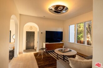 2516 Silver Lake Terrace in Los Angeles, CA - Building Photo - Building Photo