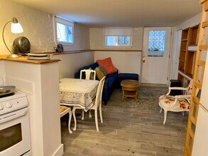 101 Fayerweather St, Unit B in Cambridge, MA - Building Photo - Building Photo