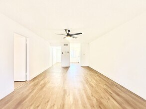 7517 Pitch Pine Cir in Tampa, FL - Building Photo - Building Photo