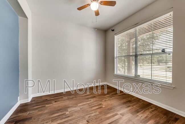 1325 Mockingbird Dr in Aubrey, TX - Building Photo - Building Photo