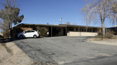 17938 Quantico Rd in Apple Valley, CA - Building Photo - Building Photo