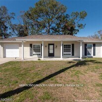 6818 Robinswood Ln in Tampa, FL - Building Photo