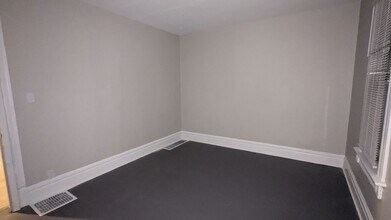 569 Allyn St-Unit -Unit 1 in Akron, OH - Building Photo - Building Photo