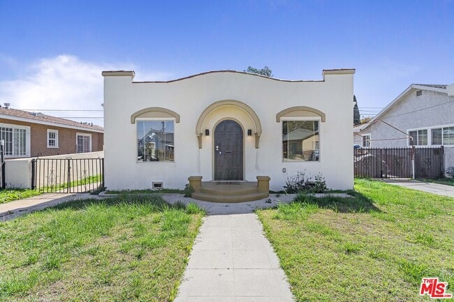 1622 W 66th St in Los Angeles, CA - Building Photo - Building Photo