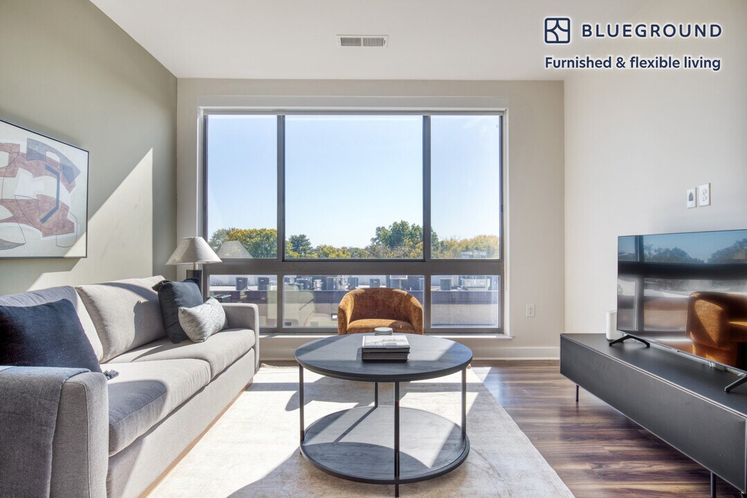 3110 10th St N, Unit FL5-ID612 in Arlington, VA - Building Photo