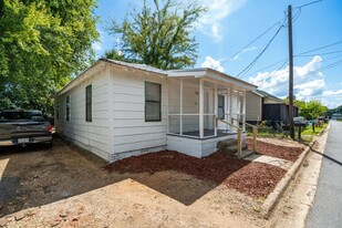 1111 27th St in Tuscaloosa, AL - Foto de edificio - Building Photo