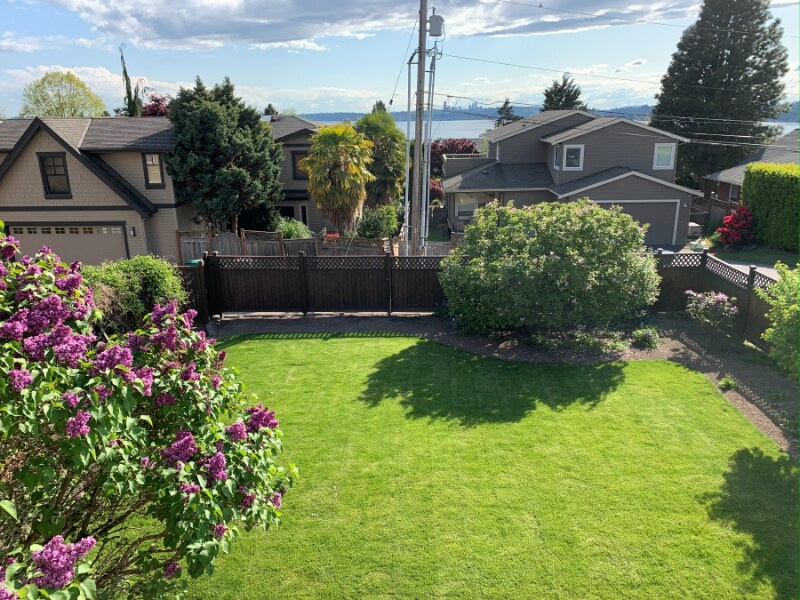 317 11th Ave W in Kirkland, WA - Building Photo