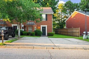 5812 Wind Gate Ln in Lithonia, GA - Building Photo