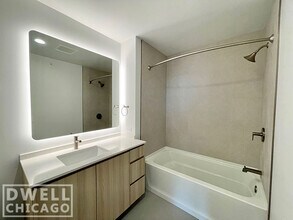 1026 S Damen Ave in Chicago, IL - Building Photo - Building Photo