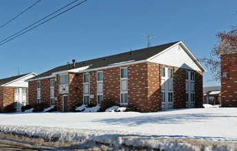 Marshall Plaza Apartment Homes in Lorain, OH - Building Photo - Building Photo