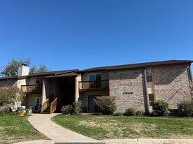 2005 Waterfront Dr N in Columbia, MO - Building Photo