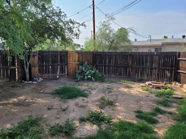 2537 N Columbus Blvd in Tucson, AZ - Building Photo - Building Photo