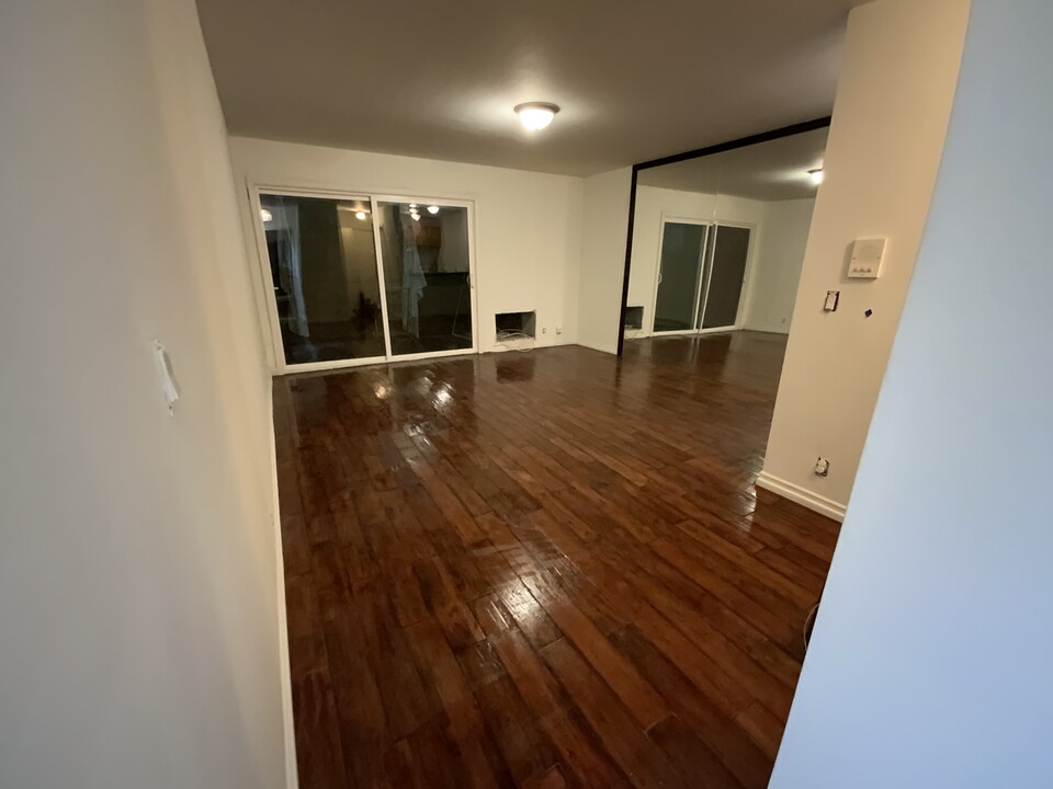 525 S Ardmore Ave, Unit 148 in Los Angeles, CA - Foto de edificio