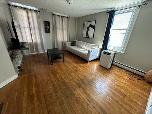 26 E Oxford St in Portland, ME - Building Photo - Building Photo