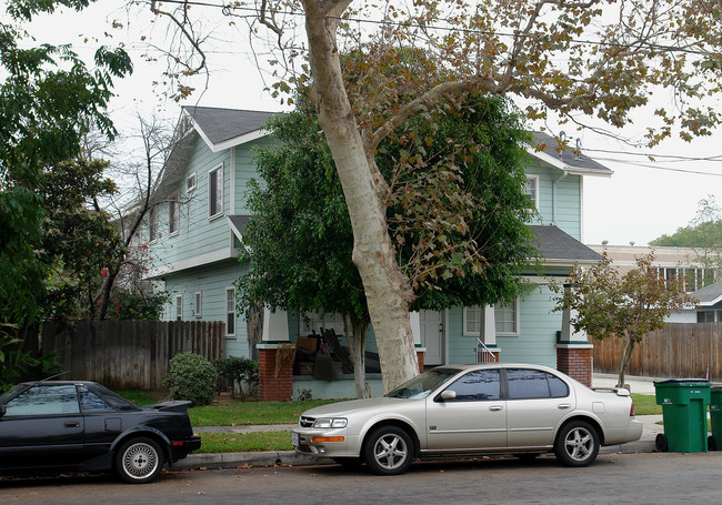 365 S Olive St in Orange, CA - Building Photo - Building Photo