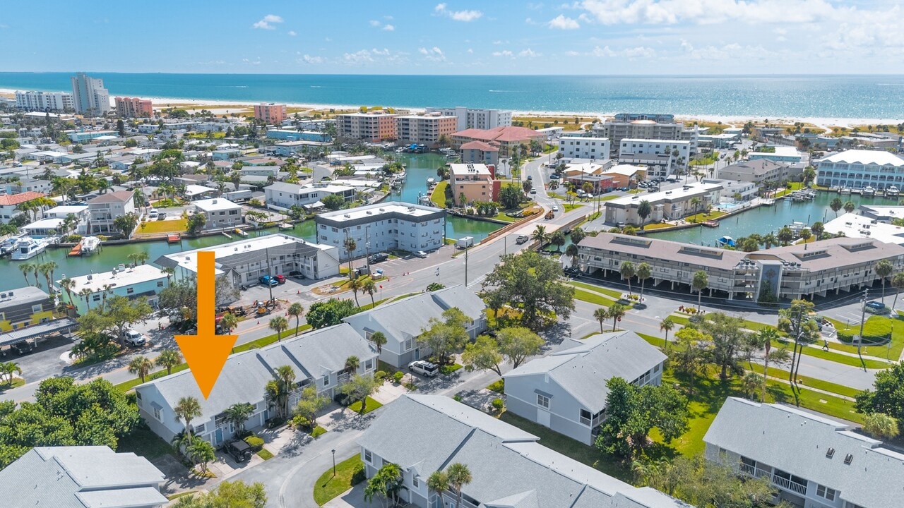 217 Nautilus Way in Treasure Island, FL - Building Photo