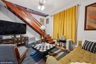 2531 W Lyndale St in Chicago, IL - Building Photo - Building Photo