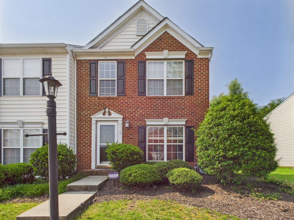 1213 Magnolia Pointe Blvd in Glen Allen, VA - Building Photo