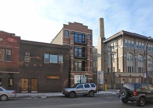 1831 W Belmont Ave in Chicago, IL - Building Photo - Building Photo