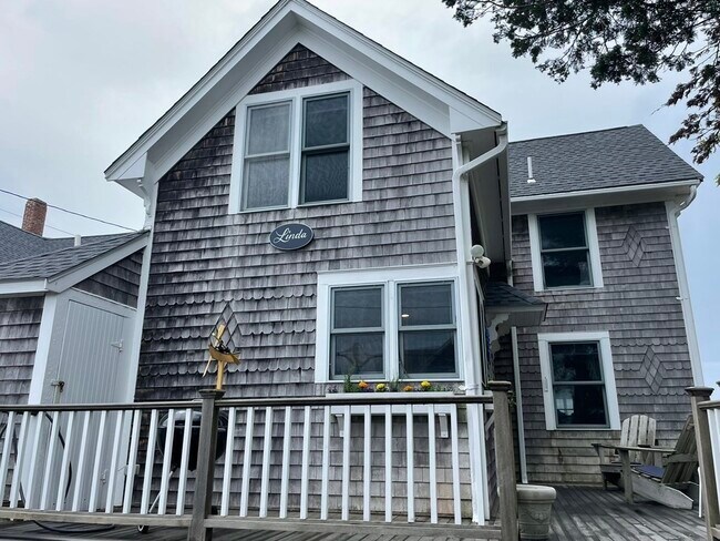 230 Bay Ave in Marshfield, MA - Building Photo - Building Photo