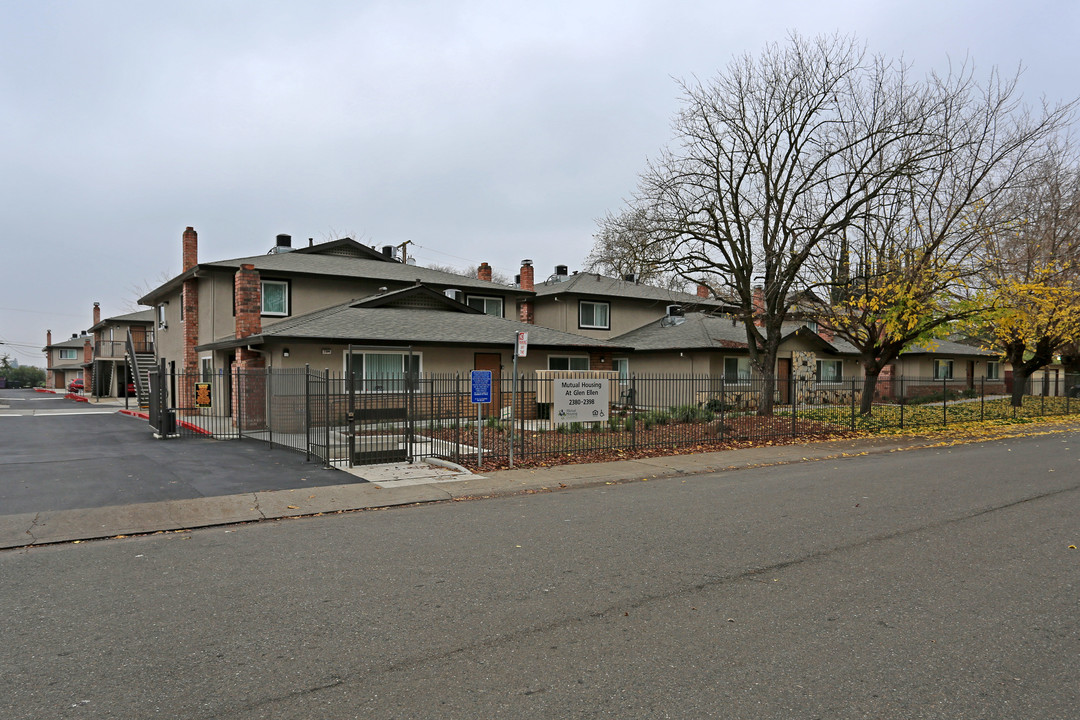 Glen Ellen Estates in Sacramento, CA - Building Photo