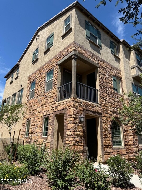 1737 E Dogwood Ln in Gilbert, AZ - Building Photo