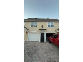 6435 Manhattan Village Ave in Orlando, FL - Building Photo