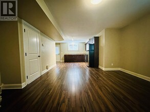 2895 Edgemont Blvd in North Vancouver, BC - Building Photo - Building Photo