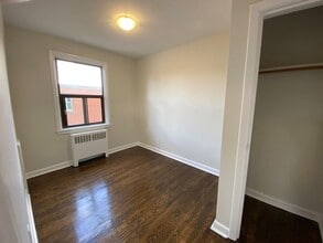 Grant & Don in Hamilton, ON - Building Photo - Building Photo