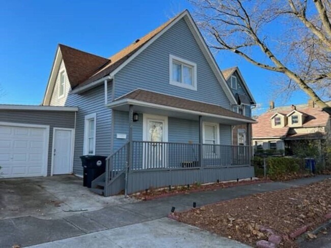 2176 W 45th St in Cleveland, OH - Building Photo - Building Photo